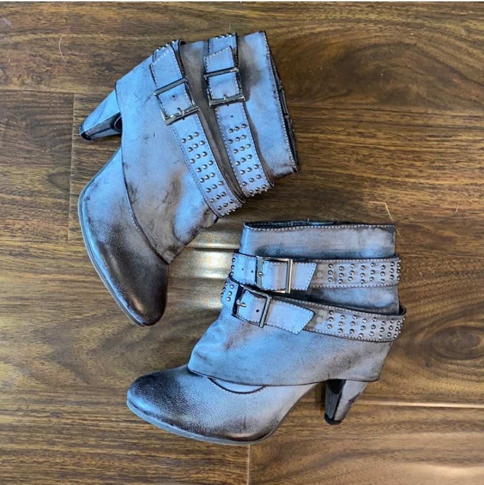 Super cute Aldo ankle boots, size 8.5